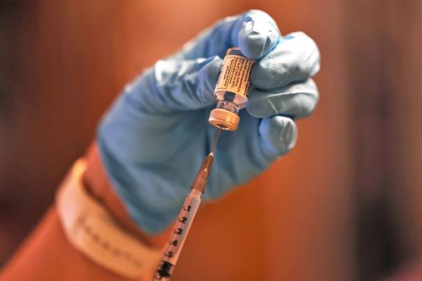 April 7, 2021: Zenobia Brown, MD, of the Northwell Health house calls program, prepares a dose of the Johnson & Johnson coronavirus (COVID-19) vaccine in the Astoria neighborhood of Queens in NYC.