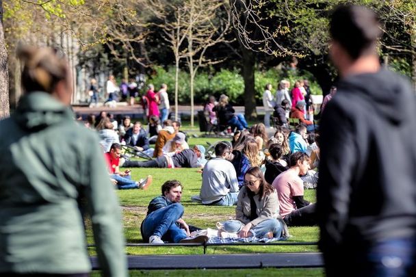 April 17, 2021: People enjoying the sun in St. Stephen\'s Green in Dublin.