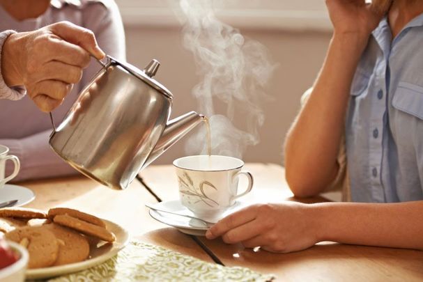 Adults over the age of 65 are advised to avoid drinking strong tea during meals.