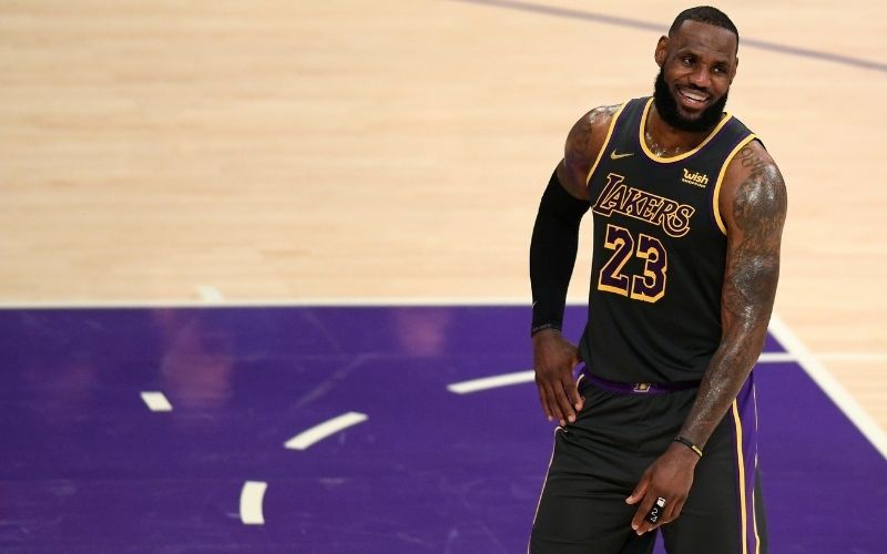 Ohio bar owner bans NBA in his pub until LeBron James is "expelled"