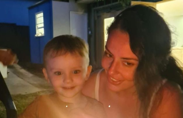 25-year-old Meabh who has been diagnosed with terminal cancer with her son Noah