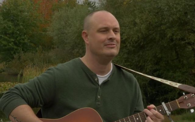 Canadian musician David McCallum performs an Irish language song during the short film \"Idir Muir agus Spéir\".