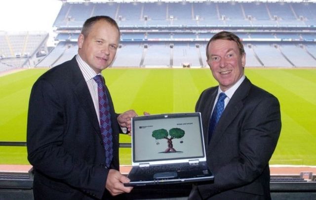 Former Irish rugby player Trevor Ringland (left) in Croke Park in 2005. 