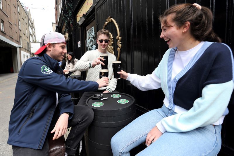 "Welcome back" - Thousands of Ireland's traditional pubs finally reopen today