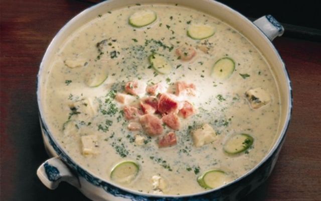 Straight from Ireland! Bacon, courgette and cashel blue soup recipe 