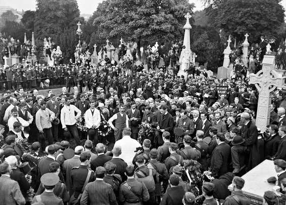 Aug 1, 1915: Funeral of Jeremiah O\'Donovan Rossa in Glasnevin Cemetery, Dublin.