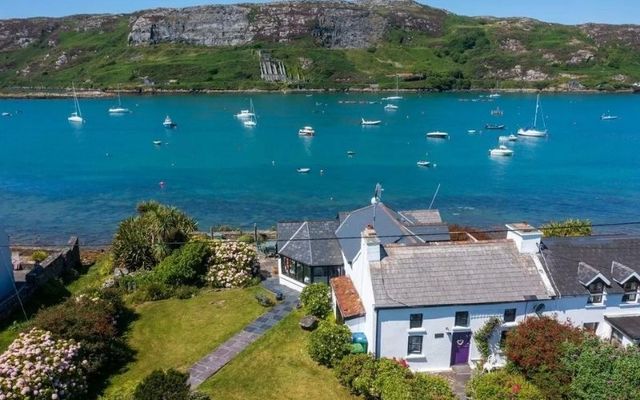  Journey\'s End is the name of the traditional seaside cottage in Crookhaven village