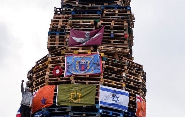 Nationalists erect a bonfire in Derry. 
