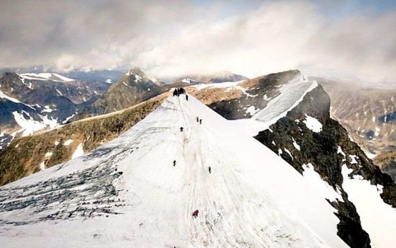 Six Irish climbers airlifted to safety from Sweden’s highest peak
