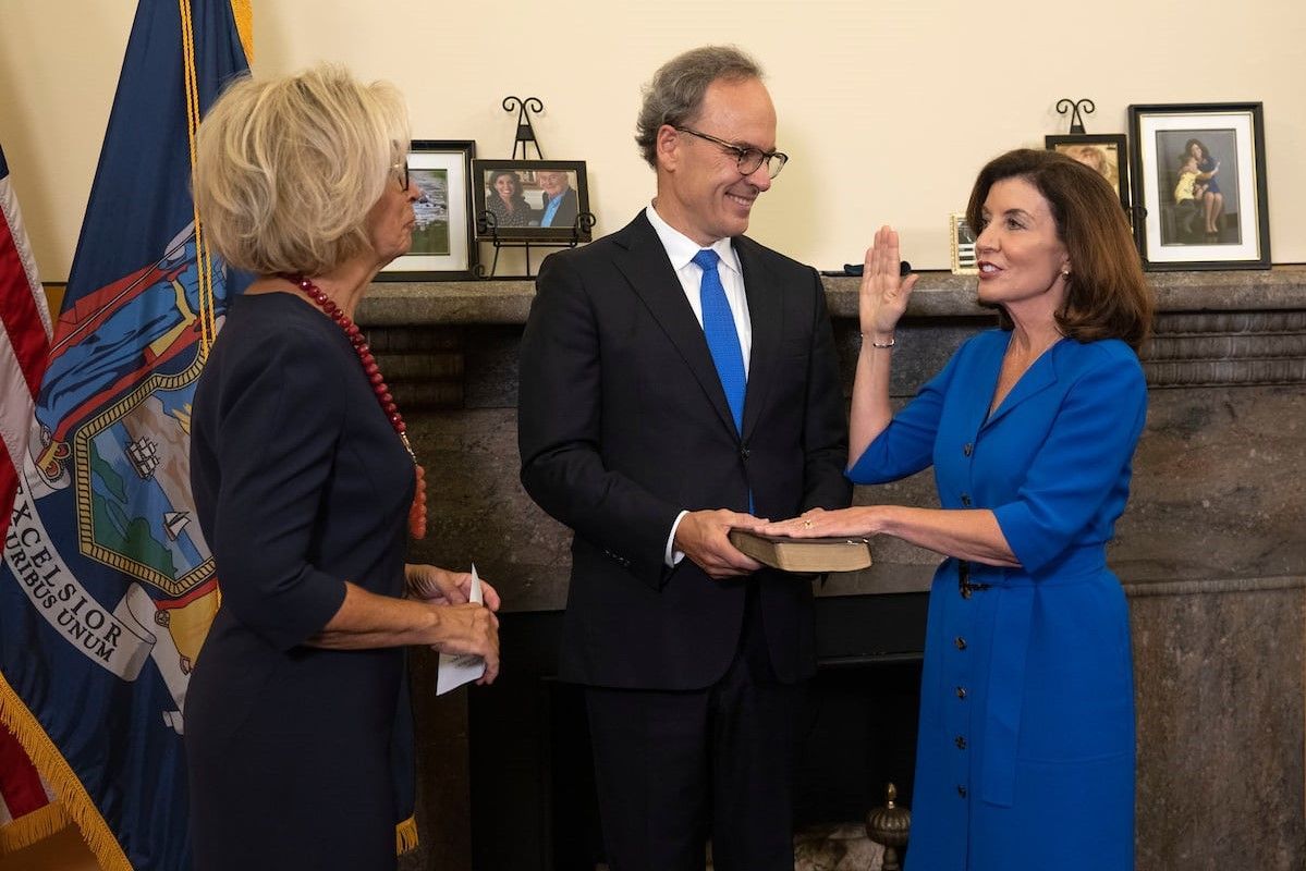 WATCH: Proud Irish American sworn in as New York’s first female Governor