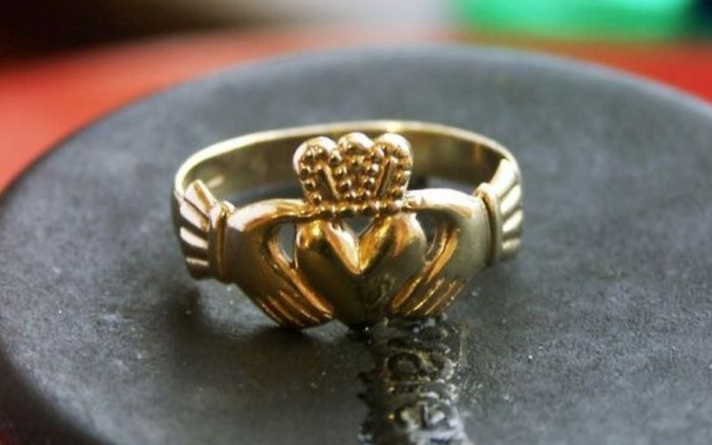 Legend of the Claddagh Ring at 26 Shop Street, Galway City
