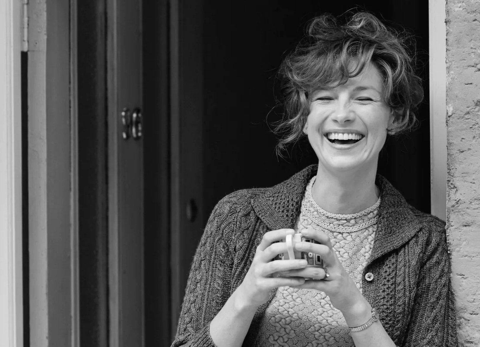 “Belfast” star Caitriona Balfe recalls growing up on the Northern Ireland border