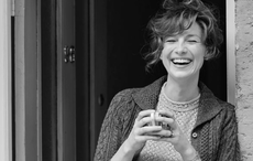 “Belfast” star Caitriona Balfe recalls growing up on the Northern Ireland border