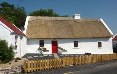 Mayo traditional thatched cottage is a perfect retreat with all mod cons