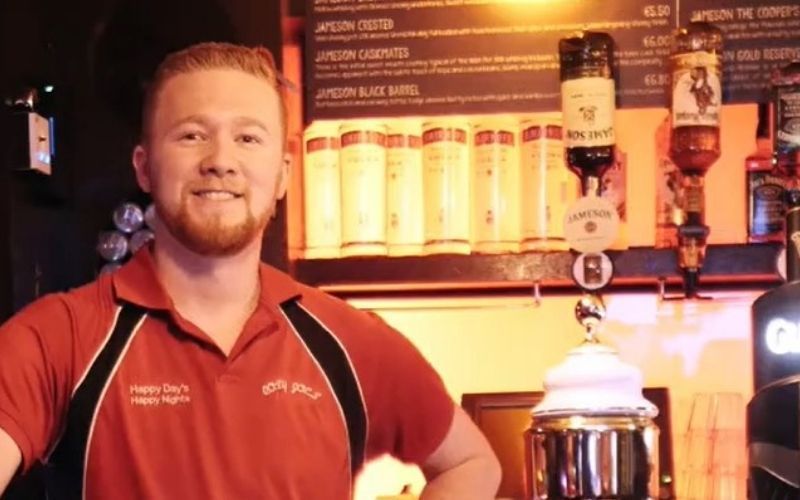 Entertainment and craic at Cosy Joe's Bar, Westport, County Mayo 