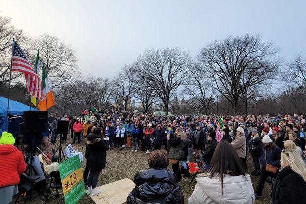 January 23, 2022: Irish women Amy Brett, Sarah Cosgrave, and Niamh Reilly organized the event that saw nearly 800 people turn out to participate in a walk / run in Central Park to benefit Women\'s Aid Ireland in memory of Ashling Murphy.