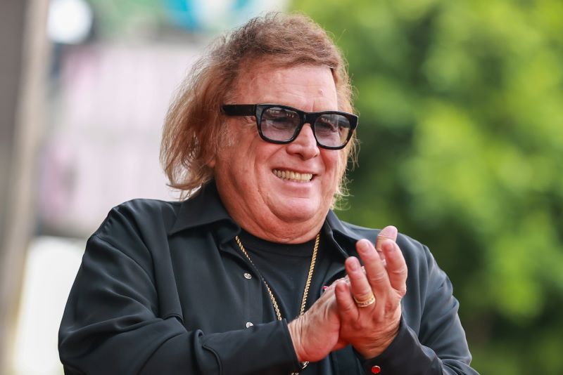 WATCH: Don McLean gets warm welcome in Ireland