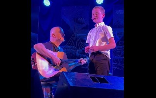 Míceál Bennett and Christy Moore perform Nancy Spain in the Armagh City Hotel. 