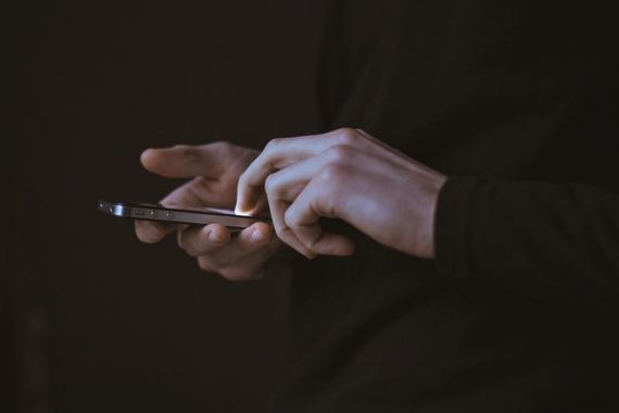 All the lonely people the iPhone has made