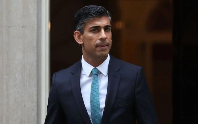October 26, 2022: Prime Minister Rishi Sunak leaves 10 Downing Street for Prime Minister\'s Questions in London, England. It is Sunak\'s first Prime Minister\'s Questions since taking office yesterday, following the resignation of Liz Truss.