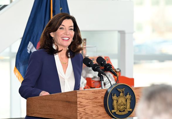 January 21, 2022: Governor Kathy Hochul tours the Brookhaven National Laboratory for BioMolecular Structure with BNL Director Doon Gibbs, Associate Lab Director John Hill, Stony Brook President Maurie McInnis, and lead scientist Sean McSweeny. Afterwards, Governor Hochul presented a Covid-19 update in New York State.
