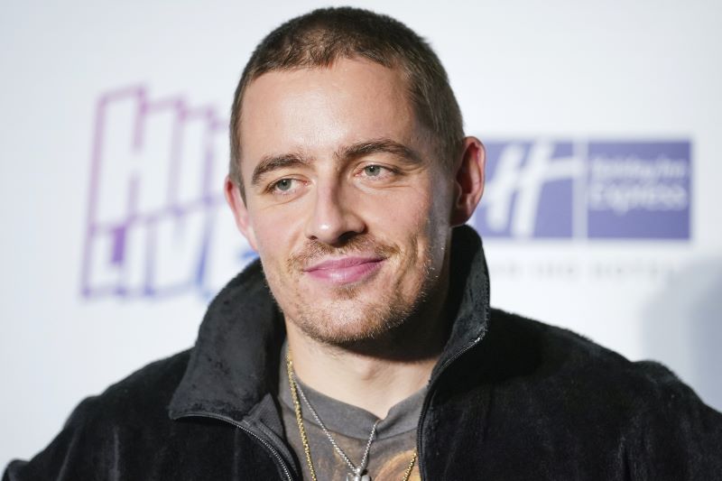 Dermot Kennedy reveals his favorite Irish pub in New York City