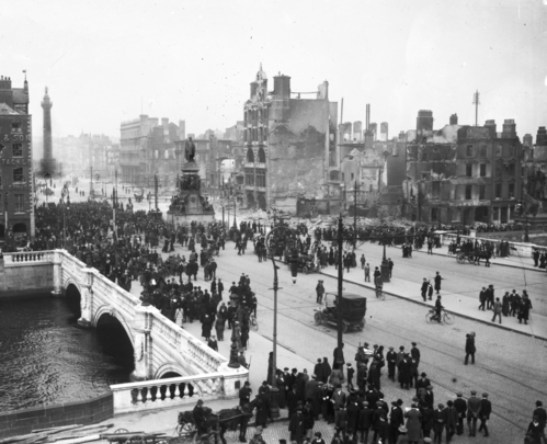 O\'Connell Bridge, Dublin, in the aftermath of the 1916 Easter Rising.