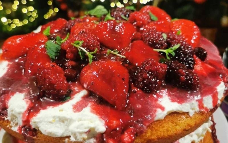 Neven Maguire's mulled winter berry Victoria sponge recipe