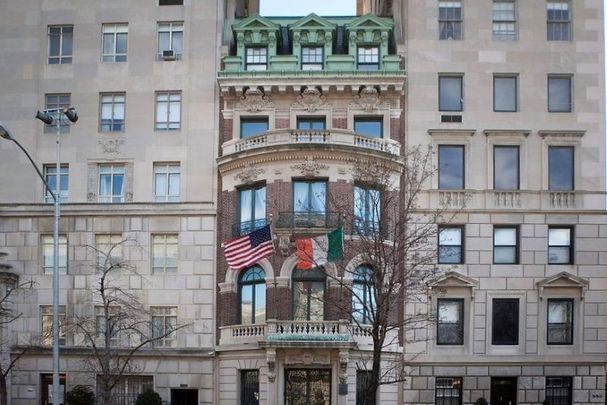 The American Irish Historical Society has been housed at 991 Fifth Avenue for more than 80 years. 