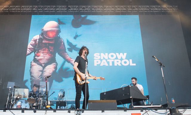  Gary Lightbody of Snow Patrol performs during the third day of Lollapalooza Buenos Aires 2019.
