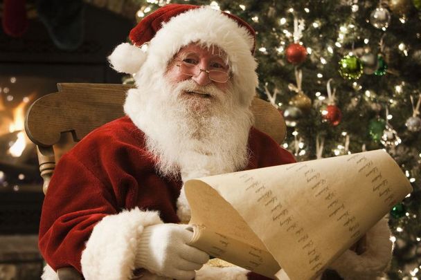 Santa Claus has been given permission to enter Irish airspace on Dec 24, to make sure good children will receive gifts this Christmas. 