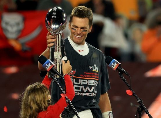 Could Tom Brady challenge Elizabeth Warren in Massachusetts' Senate elections?