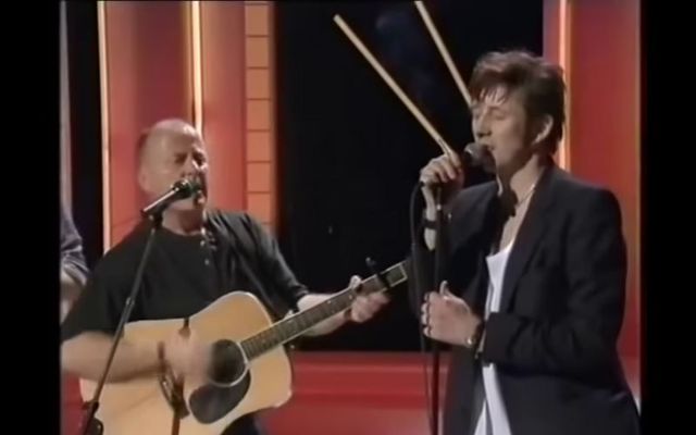 Shane MacGowan and Christy Moore sing \"Spancil Hill\" on RTE\'s \"The Late Late Show\" in 1994.
