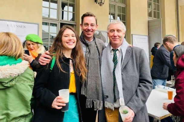 Saelkie Folk and IIF secretary Maureen O\'Donoghue, Ryan Tubridy, and Paul Lynch, IIF President at the CCI Saint Patrick\'s festivities. 