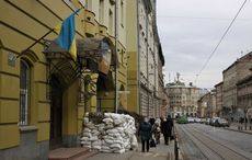 "I awoke at dawn expecting war" - An Irish man's last-minute escape from Ukraine