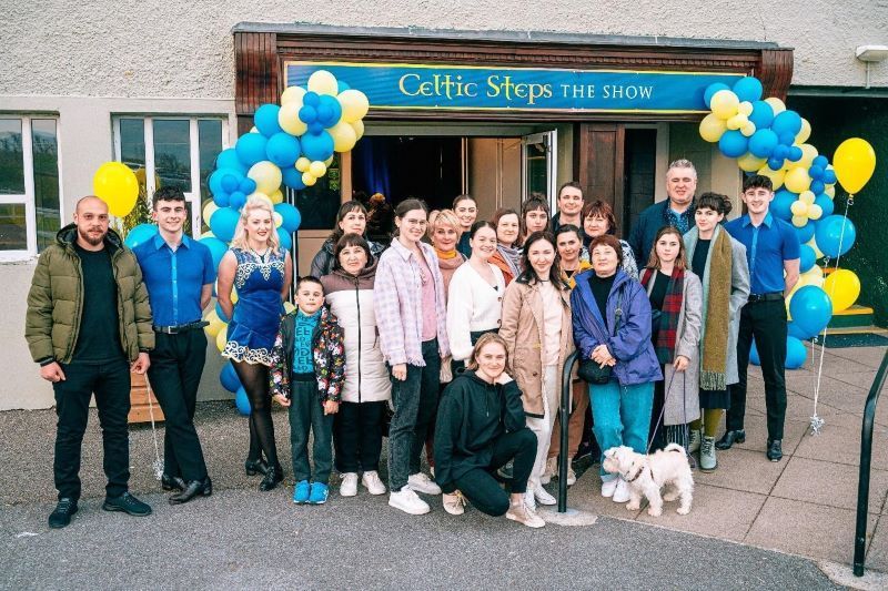 Irish dance show in Killarney welcomes more than 100 Ukrainians as guests of honor
