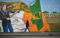 Bobby Sands Pin Badge Irish Republican Hunger Striker 1981 Sinn Fein Ireland pow 