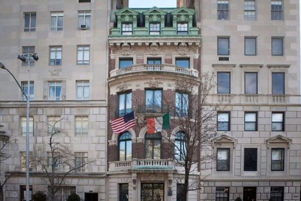 The American Irish Historical Society\'s headquarters at 991 Fifth Avenue was put on the market in January 2021.