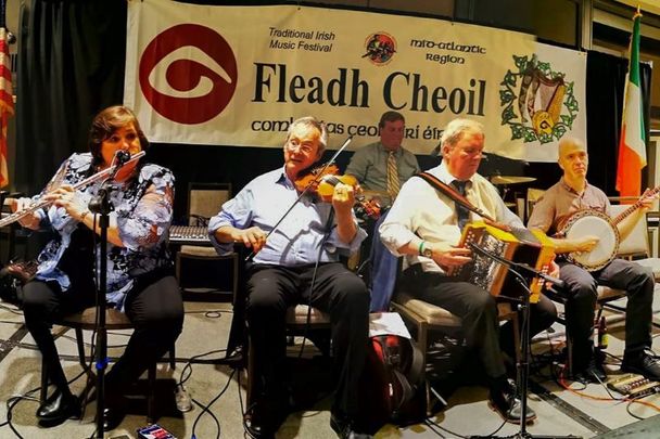 An all-star ceili band at the banquet led by hall of famers Joanie Madden, Jerry O\'Sullivan, John Reynolds, John Nolan and Brendan Dolan with guests John Morrow and John Madden.
