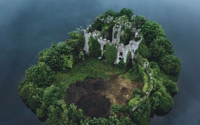 McDermott\'s Castle in Lough Key, County Roscommon. 