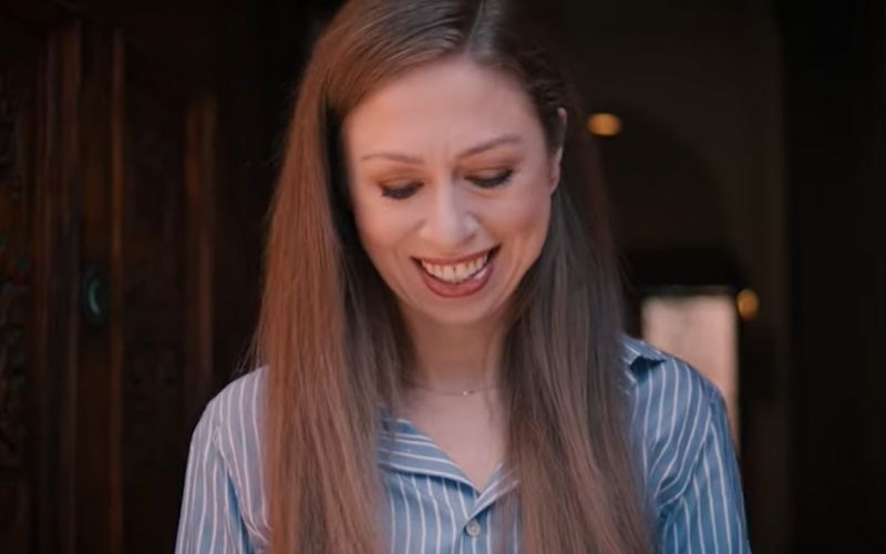 Chelsea Clinton dishes on her “Derry Girls” cameo
