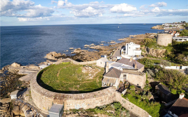 Own your very own historic fortress in along Dublin’s south coast 