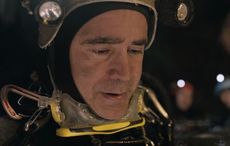 Colin Farrell’s anxious underwater moment in “Thirteen Lives”