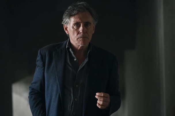 Gabriel Byrne in \"War of the Worlds\".