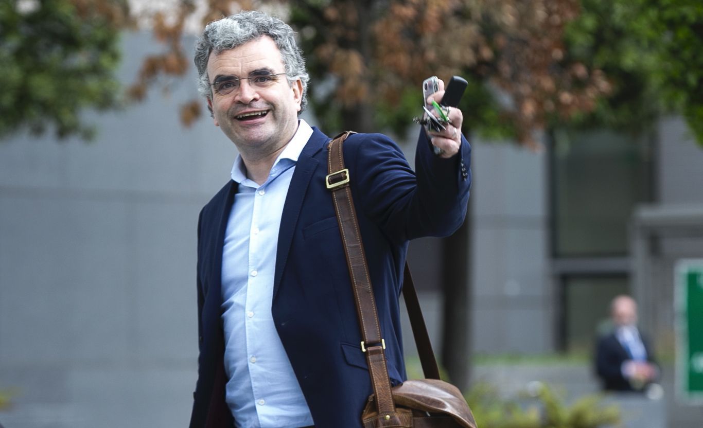 Covid "Golfgate" Irish politician Dara Calleary set for a comeback