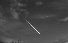 WATCH: More than 1,000 reports of a "fireball" in Irish and UK skies last night