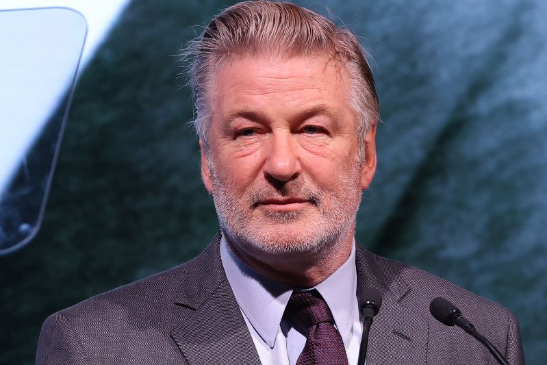 Alec Baldwin to be charged with involuntary manslaughter after on-set death