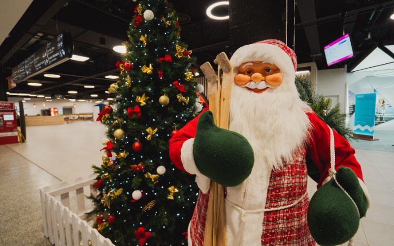 Ireland’s airports unwrap a Christmassy céad míle fáilte for travelers