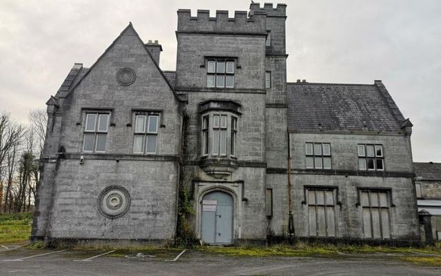 St. Anne\'s Orphanage was housed at Lenaboy Castle. 