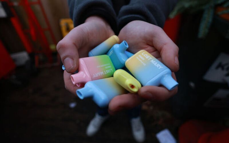 Irish Government bans sale of vapes to under 18s